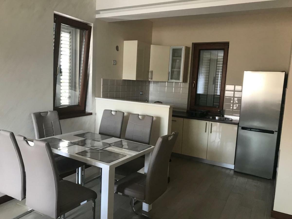 הרצג-נובי Apartments Admiral מראה חיצוני תמונה